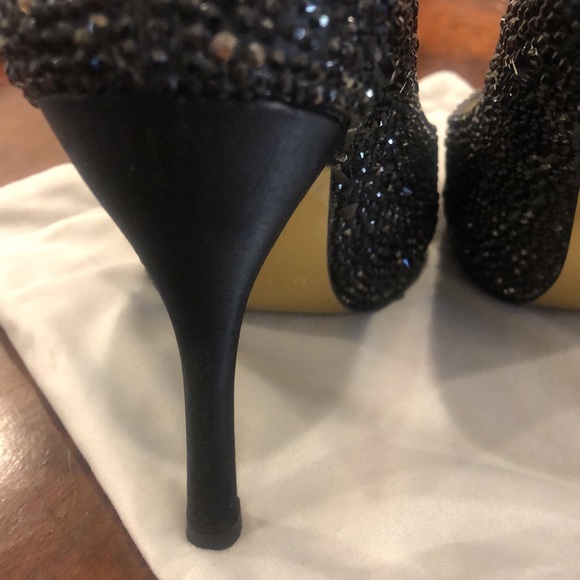 Benjamin Adams London Black Crystallized Satin Dress Pumps, US 7.5 - Picture 7 of 14